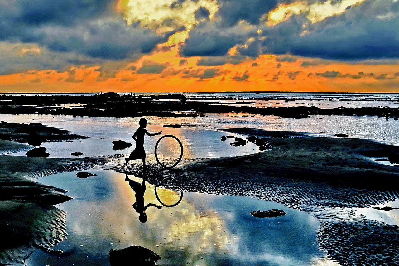 THE FRAME
The Ultimate Destiny of a Perfect Photograph.